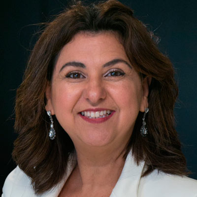 Tania Moura, moderadora