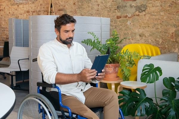 Iniciativa da Avanade vai impulsionar oportunidades em TI para pessoas com deficiência